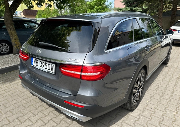 Mercedes-Benz Klasa E cena 159000 przebieg: 97300, rok produkcji 2020 z Toruń małe 211